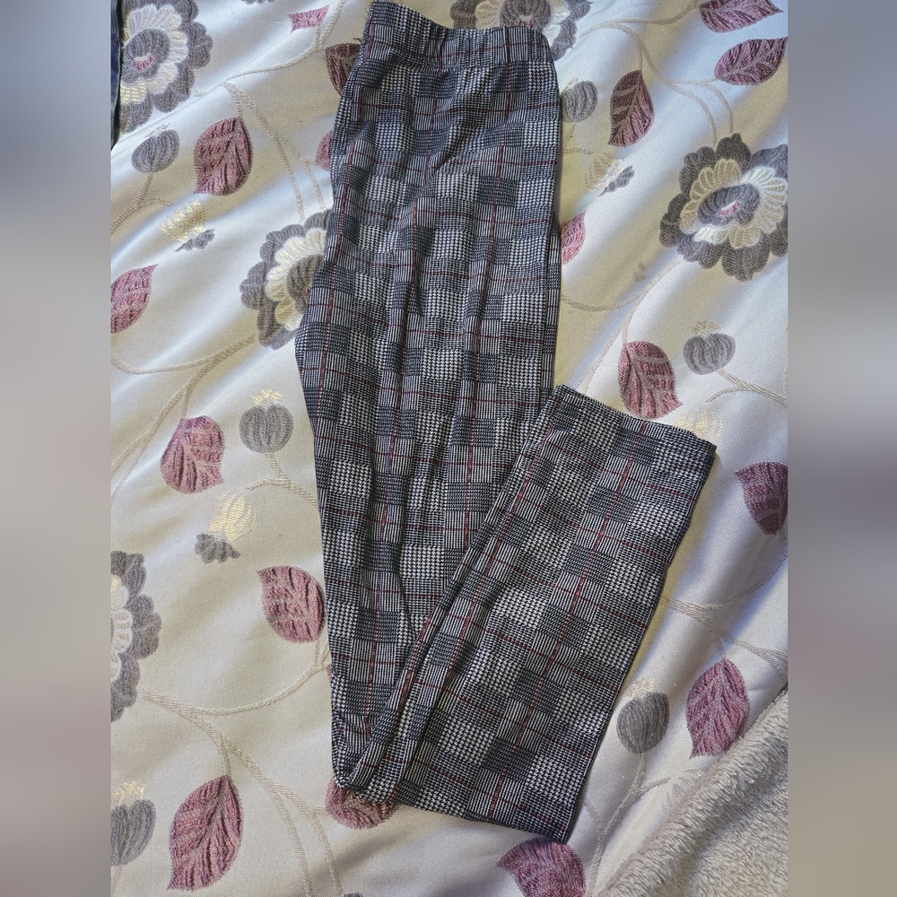 Just Cozy Soft Leggings Checkered - Black, Gray, Red - Size M/L NWT